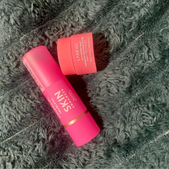 Extraordinary Translucent Powder - Picture 4 of 8